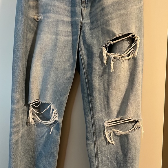 EUC destroyed holes frayed mom jeans stretch straight leg - Picture 2 of 4